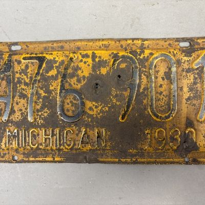 1930 Michigan 476901 Vintage License Plate