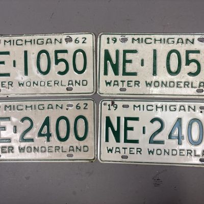 2 Pair 1962 Michigan Water Wonderland Plates