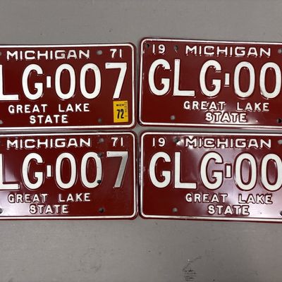 Lot 4 1971 Michigan GLG007 GLG008 License Plates