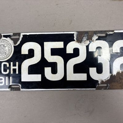 1911 Michigan 25232 Porcelain License Plate