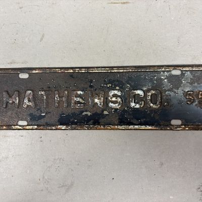 70 Mathew's Co 557 Metal Antique Sign