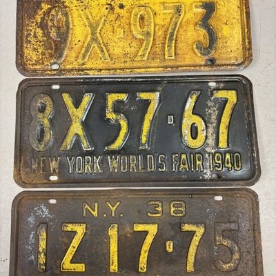 Lot 3 1939 1940 New York Worlds Fair Plates