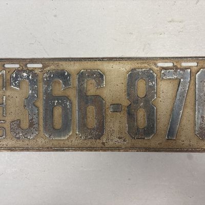 1925 Michigan 366876 Vintage License Plate