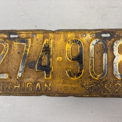 1927 Michigan 274908 Vintage License Plate