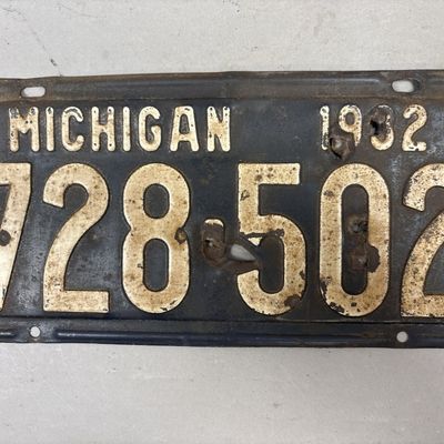 1932 Michigan 728502 Vintage License Plate