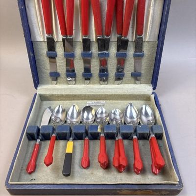 Set of 24 National Silver Co Bakelite Silverware