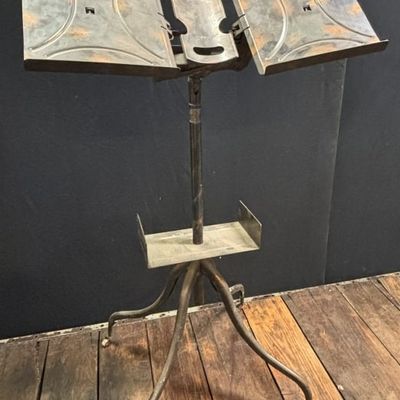 Geo Flanagan Japanned Finish Rolling Music Stand