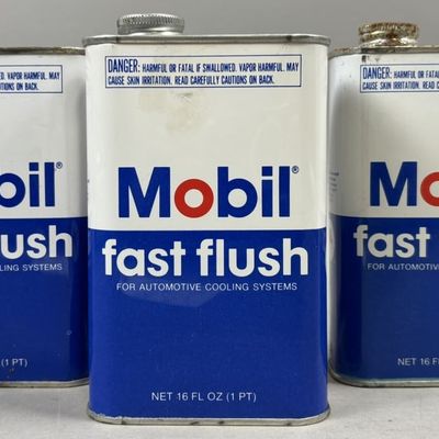 Mobil Fast Flush Full 16oz Metal Gas Oil Can