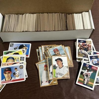 Sale Photo Thumbnail #199: Mixed Baseball Cards 750+