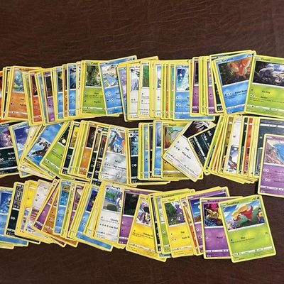 Sale Photo Thumbnail #184: Pokémon Trading Card Lot 150+ Cards