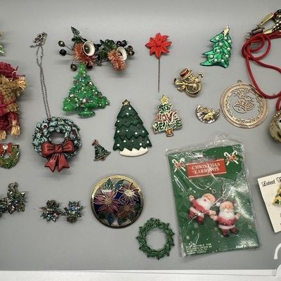 Vintage Seasonal Jewelry and Accessories