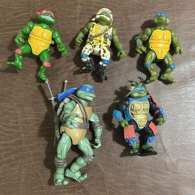 Sale Photo Thumbnail #220: Assorted Vintage & Modern TMNT Action Figures Lot