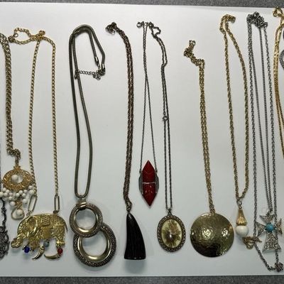 Vintage Pendant Necklaces