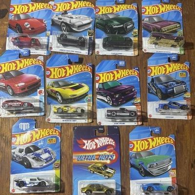 Sale Photo Thumbnail #101: Lot of 11 Hot Wheels Die-Cast Cars
