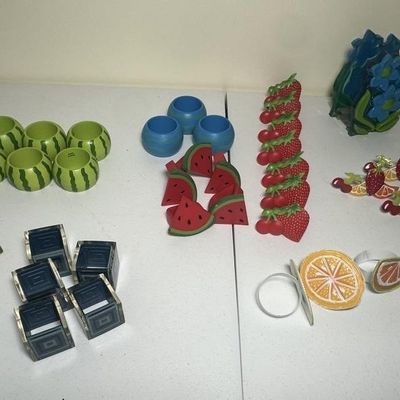Sale Photo Thumbnail #125: Vintage Novelty Napkin Ring Collection