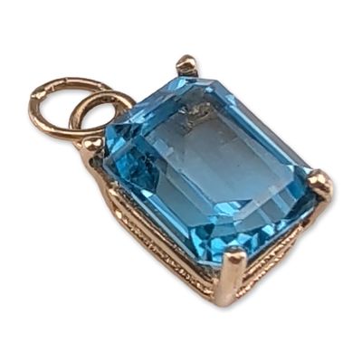 14K Yellow Gold Emerald Cut Blue Topaz Pendant Charm