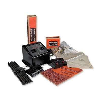 5pc Lionel Electric Train Accessories - Type R Trainmaster Transformer and Controller Collection