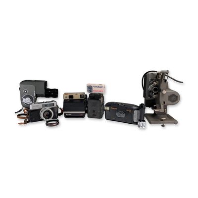 7pc Vintage Cameras, Movie Cameras & Equipment