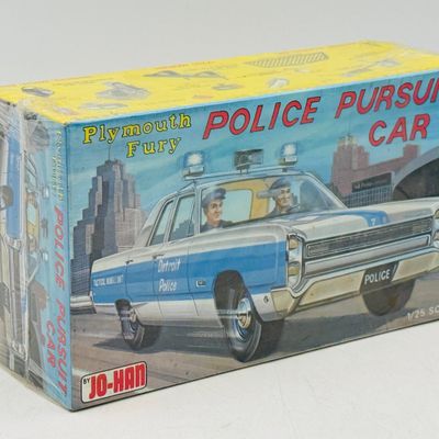 Jo-Han Plymouth Fury Police Pursuit Car Model Kit GC-1300