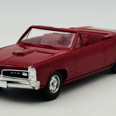 AMT 1966 Pontiac GTO Convertible Promotional Model Car