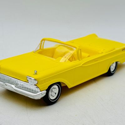 AMT Craftsman Series 1959 Mercury Park Lane Convertible Promotional Model