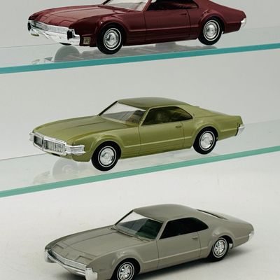 3 Jo-Han Oldsmobile Toronado Promotional Model Cars