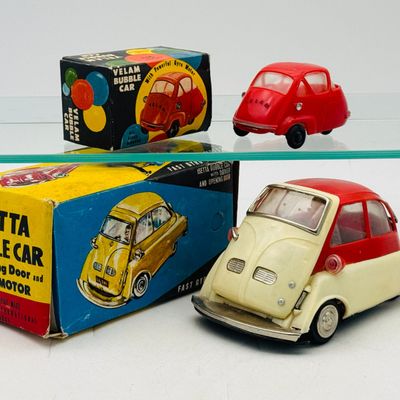 2 Lincoln International Friction Powered Bubble Car Toy Models