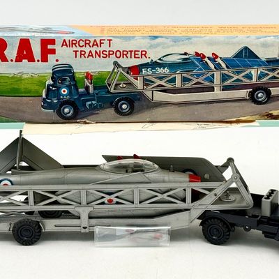 OK Kader RAF Aircraft Transporter with F-84F Jet Set