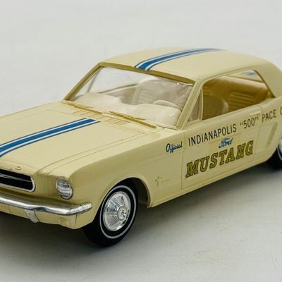 AMT 1965 Ford Mustang Indy Pace Car