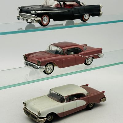 3 Vintage Jo-Han Oldsmobile Promotional Plastic Friction Model Cars