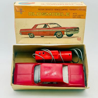 Marx Battery Operated Remote Control 1963 Oldsmobile Starfire with Original Box