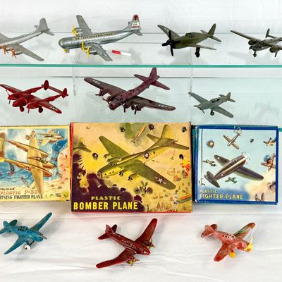 12 Vintage Renwal / Thomas Toy Plastic Airplanes w/OB's