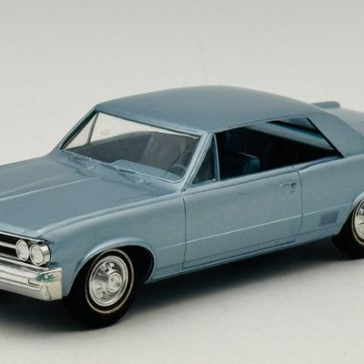 AMT 1964 Pontiac Le Mans Hardtop Model Car