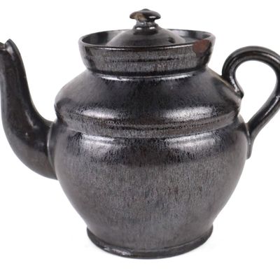 Philadelphia, Pennsylvania attributed Black-Glazed Mid-Size Redware Teapot, possibly Haig
