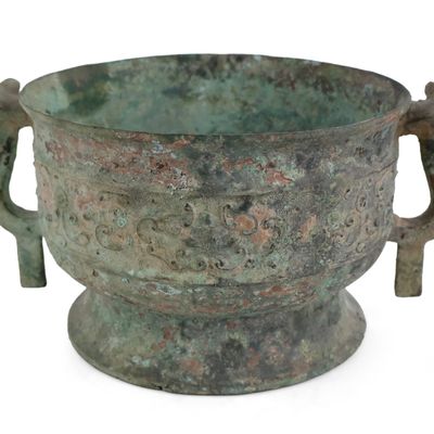 Chinese Archaic Bronze Gui