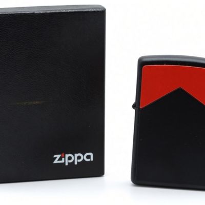 Zippo Red Roof Marlboro 1994 Sealed