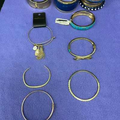 Bangles(18)