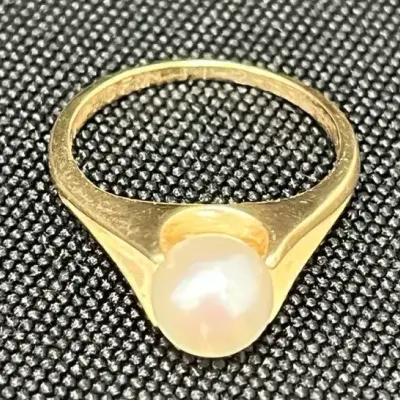 Pearl And 14k Yellow Gold Ring