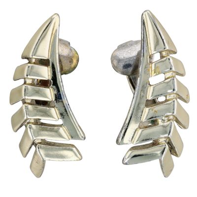 Coro Vintage Silver Tone Metal Feather Leaf Earrings