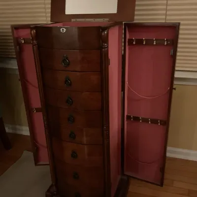 Sale Photo Thumbnail #353