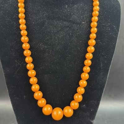 Awesome Butterscotch Bakelite Necklace