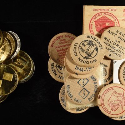 (21) ASHLAND, OHIO TOKENS & (21) WOODEN TOKENS