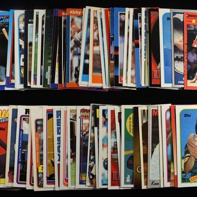 (77) BASEBALL CARDS COLLECTORS LOT