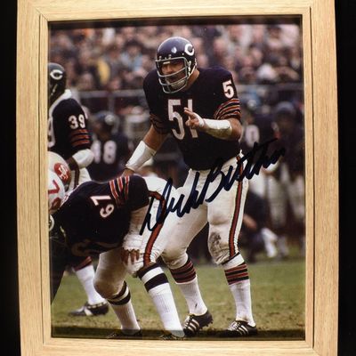 DICK BUTKUS 8X10 SIGNED PHOTO W/COA