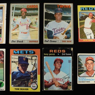 (8) BASEBALL CARDS COLLECTORS LOT