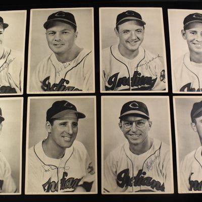 (8) CLEVELAND INDIANS TEAM ISSUE PORTRAITS