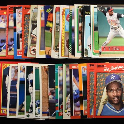 (30) BASEBALL CARDS COLLECTORS LOT