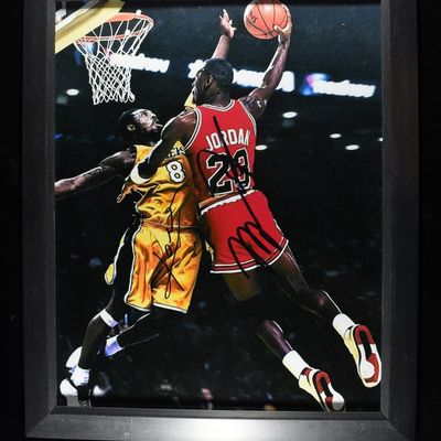 JORDAN/BRYANT 8X10 SIGNED PHOTO W/COA