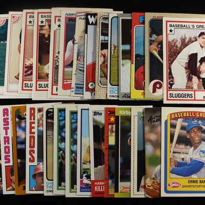 (30) BASEBALL CARDS COLLECTORS LOT