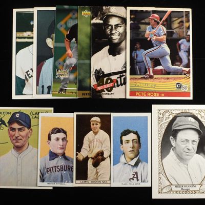 (11) BASEBALL CARDS COLLECTORS LOT